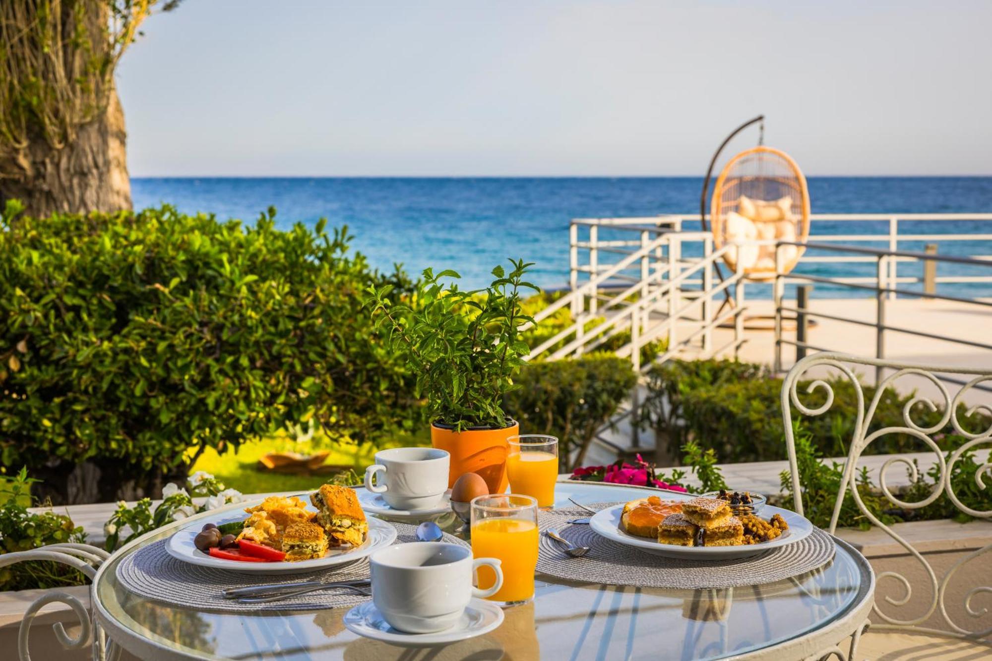 Niki Beach Hotel Kamariotissa ภายนอก รูปภาพ